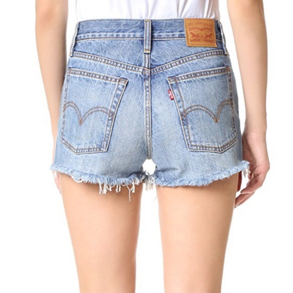 levi wedgie shorts